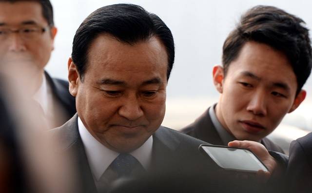 이완구 국무총리 후보자 인사청문회 이틀째인 11일 오전 이 후보자가 서울 여의도 국회로 들어서고 있다. (뉴시스)