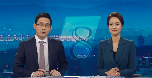 MBC뉴스데스크 진행을 맡고 있는 박상권 기자와 이정민 아나운서.