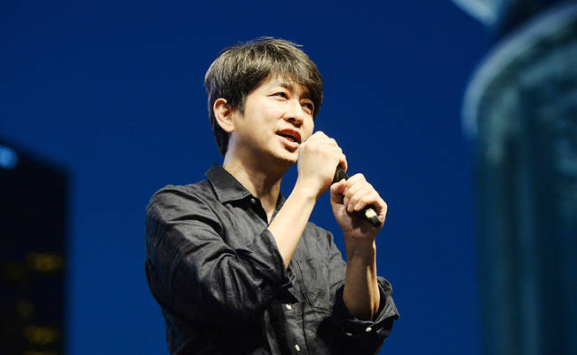 김연국 전국언론노조 MBC본부장이 지난 8월 서울 종로구 청계광장에서 열린 ‘언론개혁 쟁취를 위한 언론노조 총력투쟁 선포식’에서 김장겸 사장 퇴진을 촉구하는 모습.			  (뉴시스) 