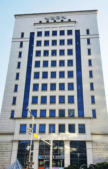 MBN은 지난 11일 전 직원들을 대상으로 미술, 기술, 영상취재, 영상편집 4개 부서를 별도의 자회사로 분사하는 배경 등을 설명하는 자리를 마련했다. 