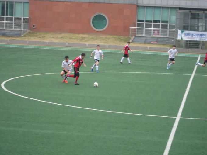 한겨레와 TV조선의 경기. 