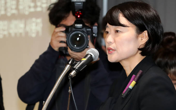 한성숙 네이버 대표가 지난 9일 '네이버 뉴스 및 댓글 개선 기자간담회'에서 네이버 모바일 뉴스개편안을 발표하고 있다. /뉴시스 