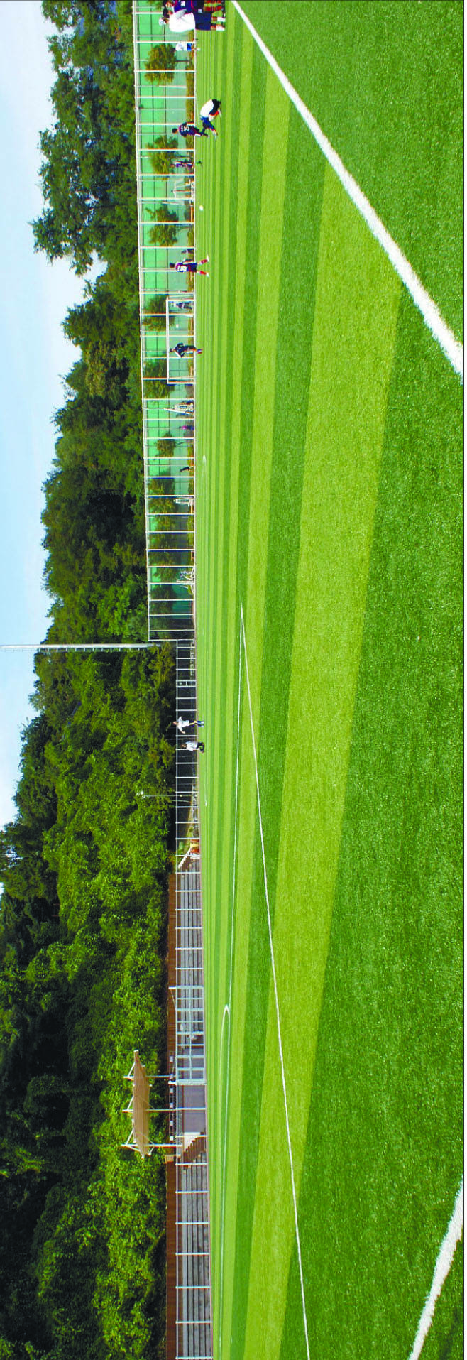 이직시장이 활발한 언론계. 그러나 회사를 옮겼다는 이유만으로 근무연차가 깎이고 임금과 승진에서도 불이익을 받는다. 신입공채 위주로 돌아가는 언론사에서 경력직들은 기울어진 운동장에 서 있는 셈이다. 올해 들어 언론계에서 이 운동장을 수평으로 만드는 움직임이 일고 있다. 