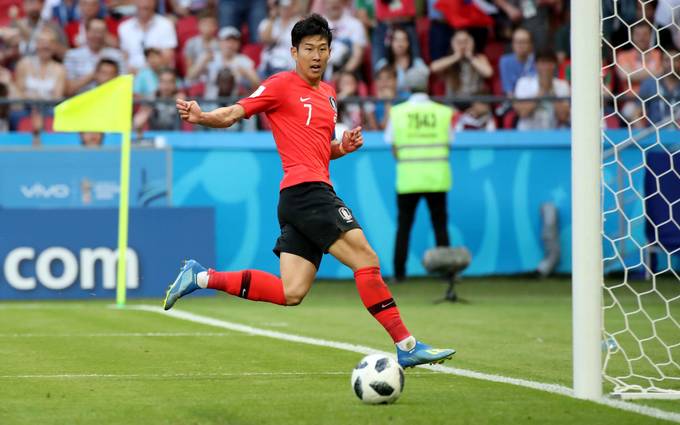 지난달 27일(현지시간) 오후 러시아 카잔 아레나에서 열린 2018 러시아월드컵 조별리그 F조 3차전 대한민국-독일의 경기, 한국 손흥민이 후반 두번째 골을 넣고 있다. /뉴시스 