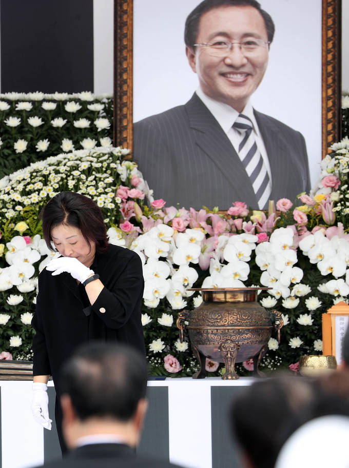 고 노회찬 정의당 원내대표가 지난달 27일 서울 여의도 국회에서 열린 영결식을 끝으로 많은 국민의 애도 속에 영면에 들었다. 노 원내대표의 죽음은 우리 사회와 정치, 그리고 언론에도 많은 과제를 남겼다. /뉴시스 