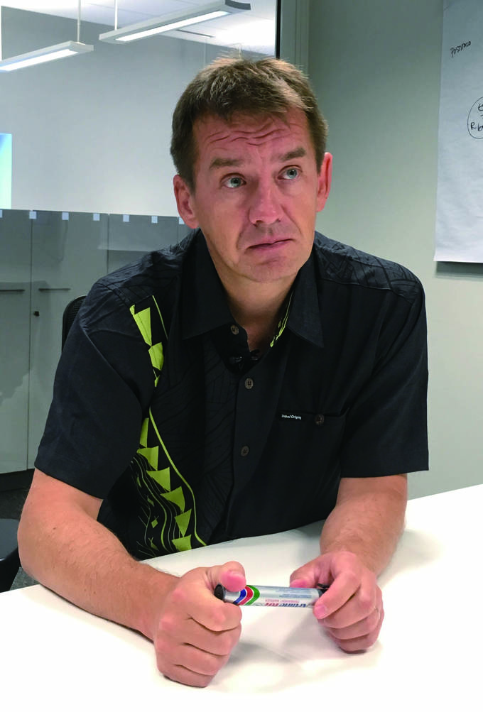 핀란드의 공영방송 Yle에서 국제뉴스를 담당하고 있는 미까 마껠라이넨 기자. 