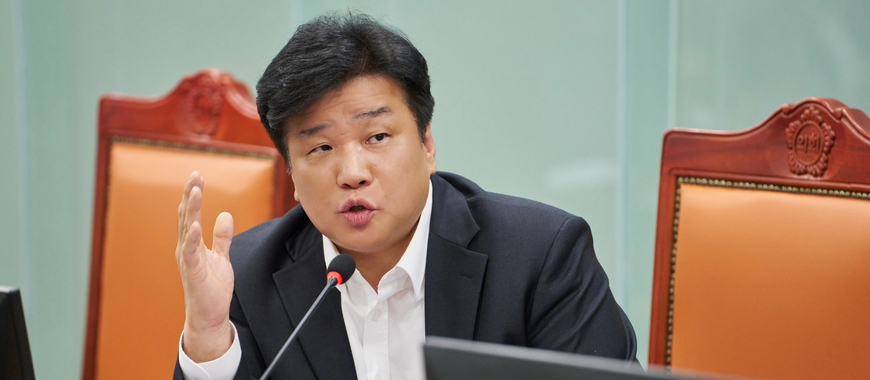 '언론통제·성희롱' 논란 양우식 도의원 솜방망이 징계에 반발