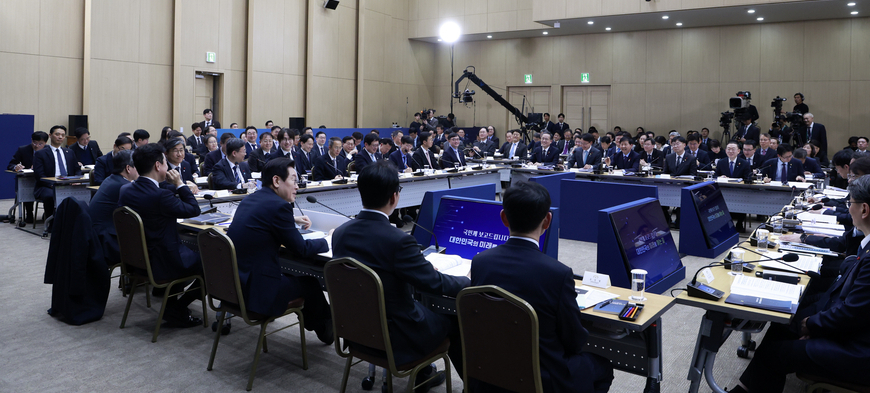 다 생중계하는 시대… 취재 방식 변화에 고민 깊어진 언론