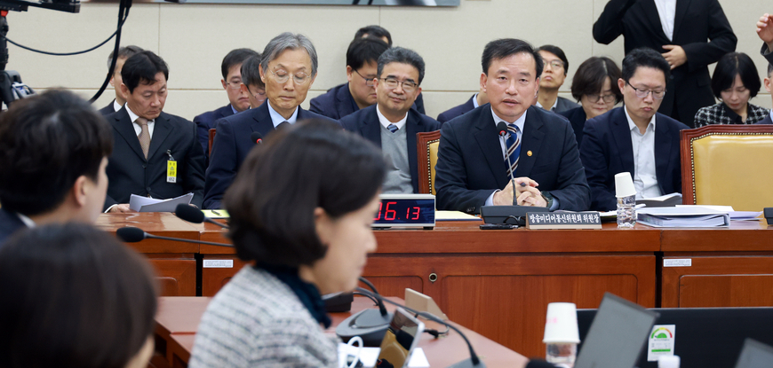 출범 5개월 '식물 방미통위'… 국회 첫 업무보고서 숙제 한가득