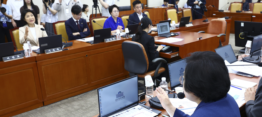 과방위원으로 등장한 이진숙... 여야, 첫 회의부터 충돌