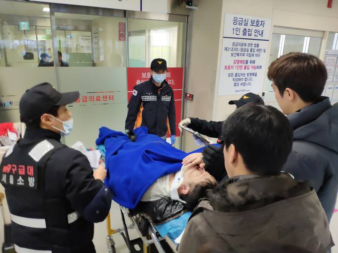 김진욱 한국일보 기자가 당시 촬영한 신재민 병원 입원 사진 원본./ 김진욱 기자 제공 