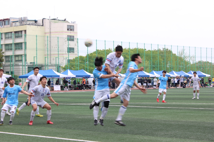 '디펜딩 챔피언'인 동아일보가 YTN과의 32강전에서 16강 티켓을 놓고 혈투를 벌이고 있다. '디펜딩 챔피언'인 동아일보가 YTN과의 32강전에서 16강 티켓을 놓고 혈투를 벌이고 있다.