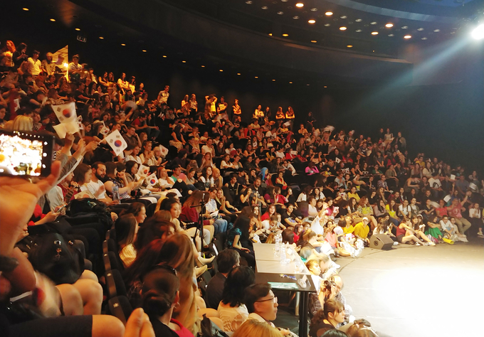 지난 13일(현지시간) 주불가리아 한국대사관(대사·정진규) 주최, 불가리아 국립문화궁전·불가리아한인회(회장·이승주) 후원으로 소피아 국립문화궁전 공연장에서 열린 '제6회 불가리아 K-Pop 페스티벌' 모습. 