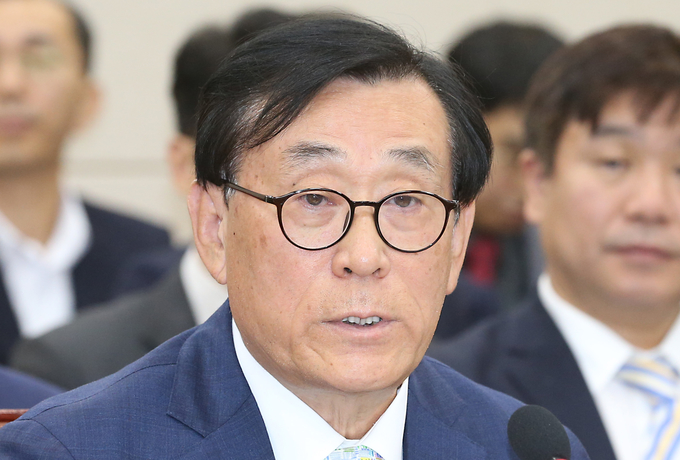 14일 서울 여의도 국회에서 열린 과학기술정보방송통신위원회의 국정감사에 출석한 방송문화진흥회 김상균 이사장이 답변을 하고 있다. /뉴시스 