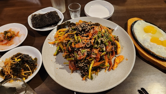 고소하고 쫄깃한 청어회, 3월 가기 전 맛봐야 할 제철 별미