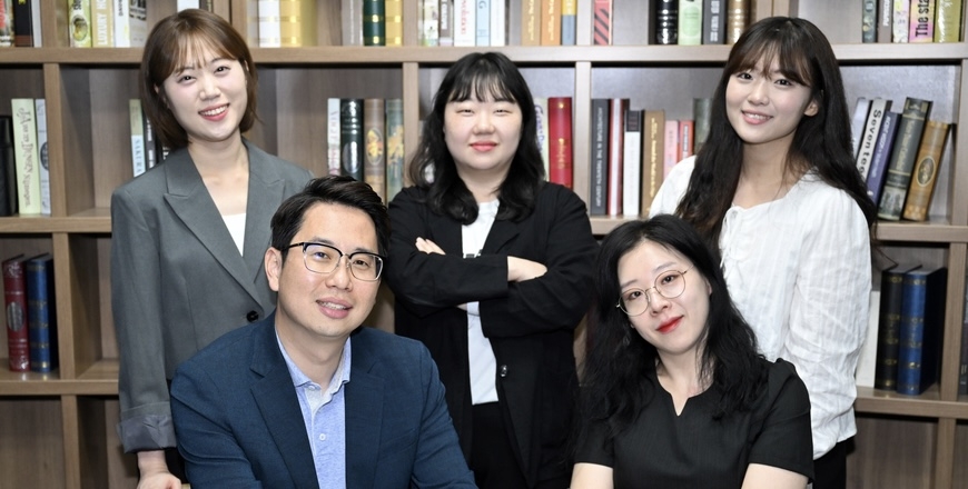 한 달 넘게 회사 안 나오는 '경기알파팀' 기자들, 알고 보니…