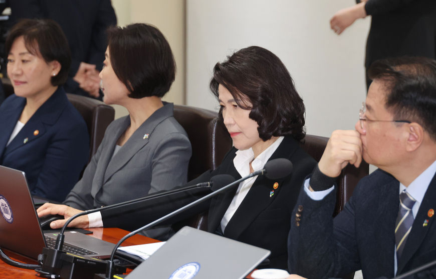 이 대통령 면전서 임기보장 요구한 이진숙, 거취는?