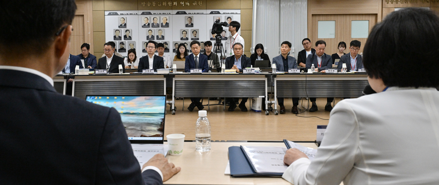 "윤 정권 언론탄압, 내란 못지 않았다" 방통위 업무보고 질타