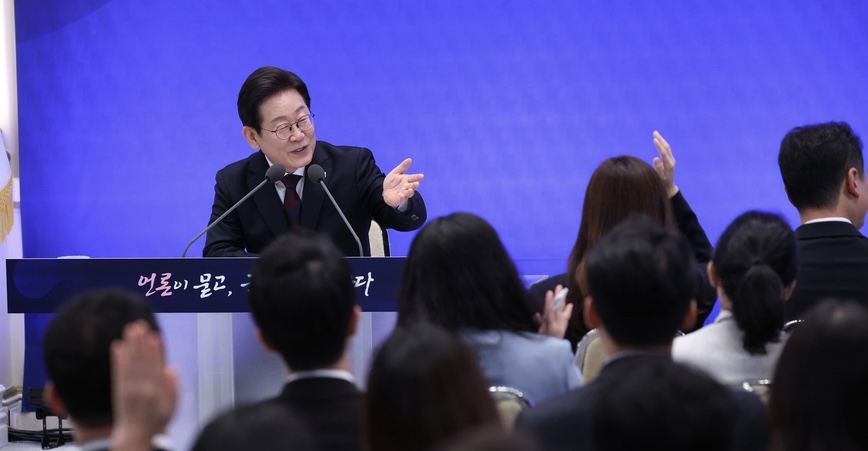 질문자 추첨, 풀뿌리 언론 참여… 이재명 대통령 첫 기자회견