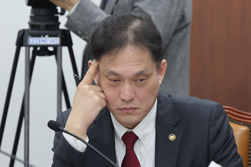 "정치의 현실" 개탄하며 떠난 김태규 방통위 부위원장