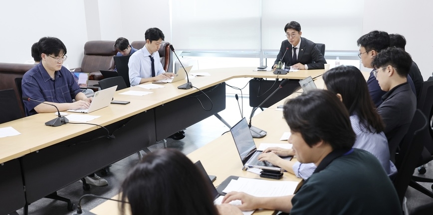 與 "인용보도 잘못해도 곱절 배상… 속도전? 당내 논의 숙성돼"