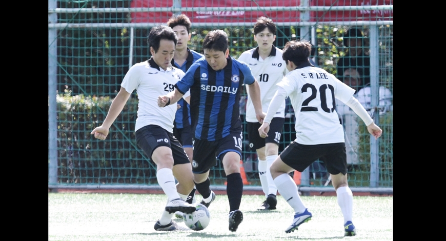 골잔치, 신들린 선방쇼… 기협 축구대회 8강 진출팀 확정