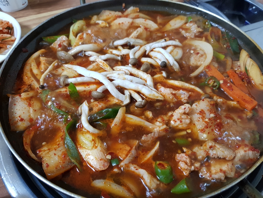 트럼프는 평생 알 수 없을 '경주 돼지찌개'의 맛