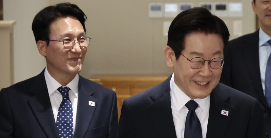 김민석 총리 "YTN 매각 등 전수조사, 문제 있으면 원상회복"