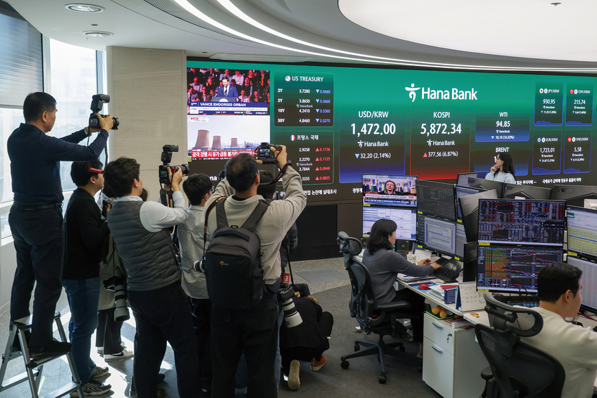 [뷰파인더 너머] (245) 딜링룸 경쟁