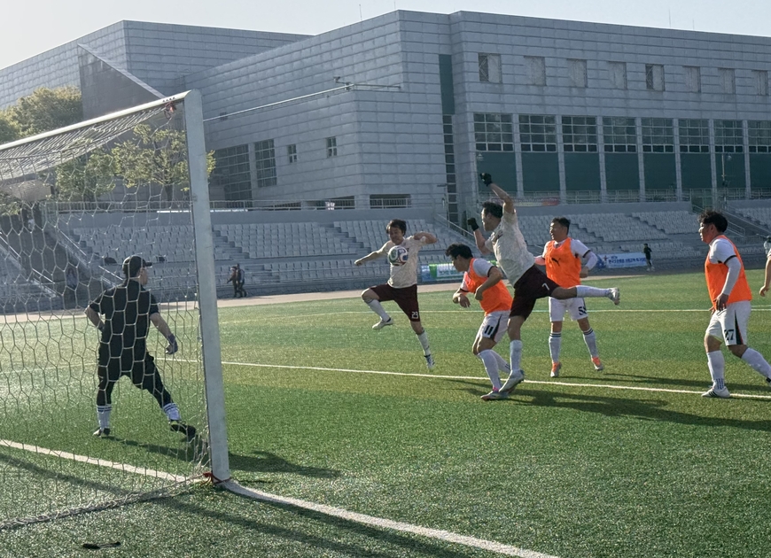 '강팀이 강했다'… 기협 축구대회, 이변 없이 16강 확정