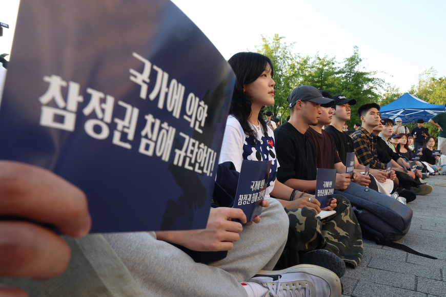 "투표지 부족은 부실선거" 67%… 재선거 여부엔 '찬반 팽팽'