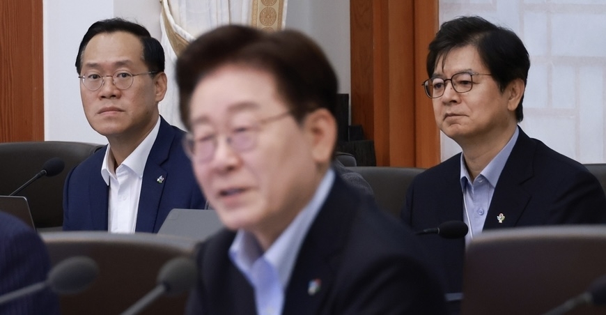 "연합 사장 출신 성기홍 수석, 뉴스통신진흥법 입장 있나"