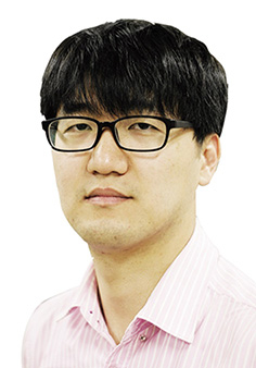 제 발로 불볕더위에 뛰어드는 사람들