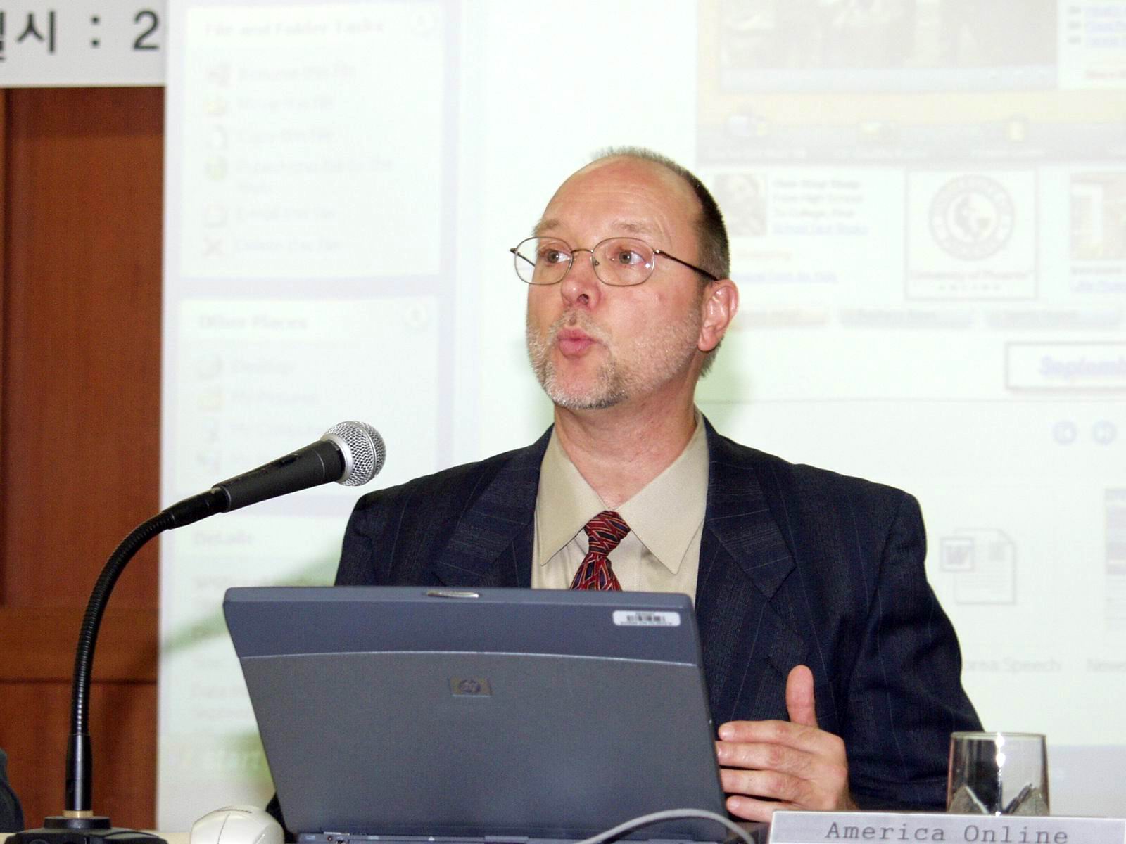 게리 케벨 편집국장