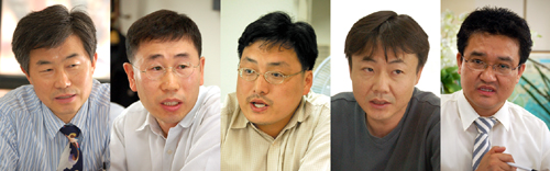 왼쪽부터 설원태, 김인석, 조승호, 이재강, 김동훈 기자.