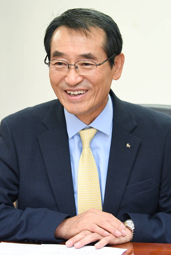 김주현 파이낸셜뉴스 사장은 지난 4일 기자협회보와의 인터뷰에서 “지령 5000호 발행은 ‘퍼스트 클래스 경제신문’의 기치를 걸고 출발한 파이낸셜뉴스가 독자에게 인정을 받았다는 의미”라며 “변화의 물결에 떠밀려 가기보다 파도를 타듯이 넘어가려고 한다”고 말했다. /파이낸셜뉴스 제공 