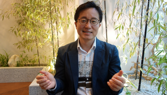 의료봉사 후 2주간의 자가격리가 끝난 뒤인 지난달 30일, 서울 광화문 인근에서 이진한 동아일보 의학전문기자를 만났다. 